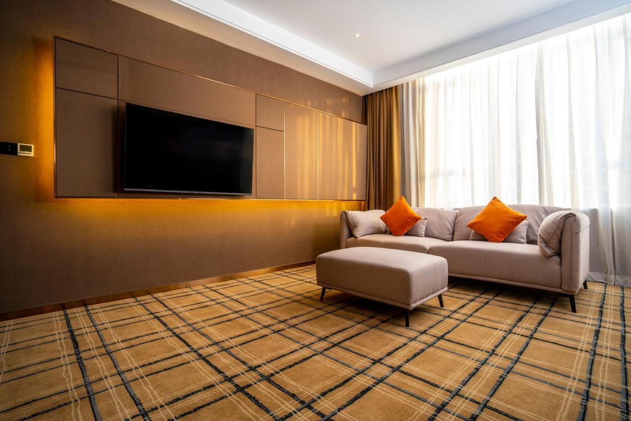 Ocean Hotel Phnom Penh Zewnętrze zdjęcie