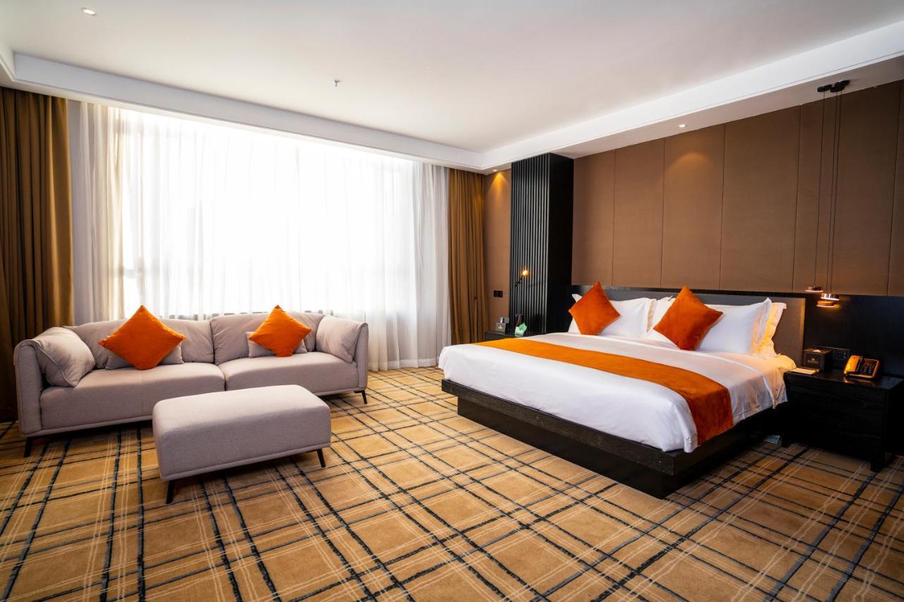 Ocean Hotel Phnom Penh Zewnętrze zdjęcie