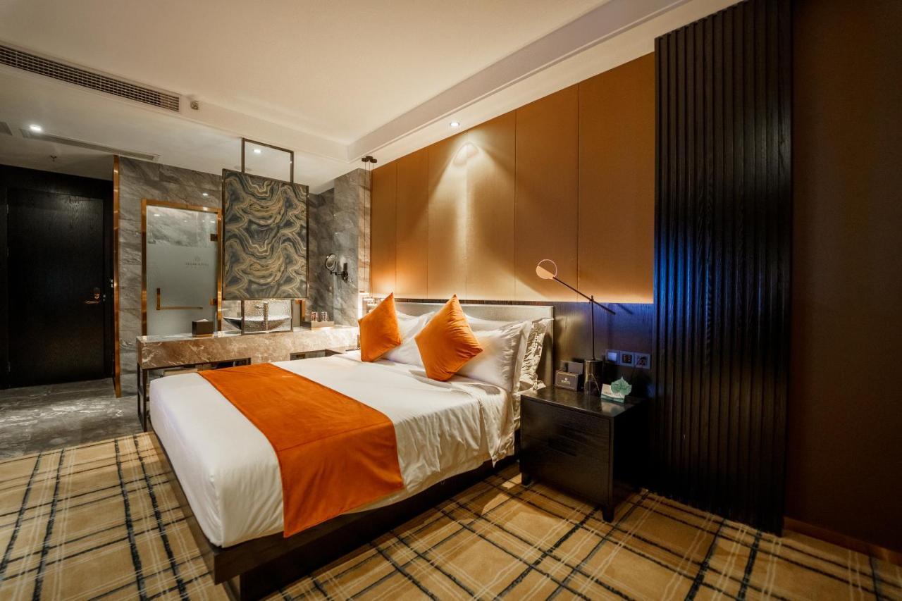 Ocean Hotel Phnom Penh Zewnętrze zdjęcie