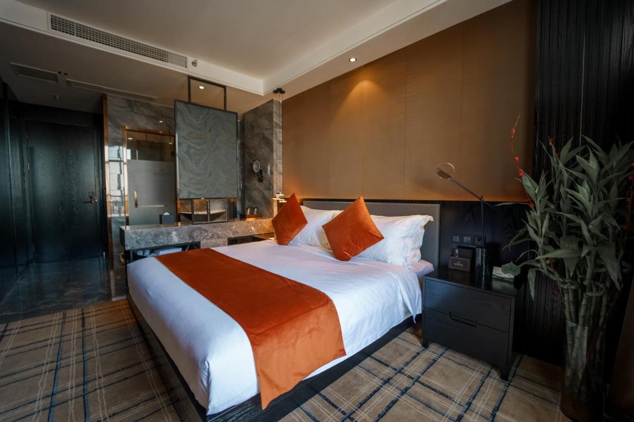Ocean Hotel Phnom Penh Zewnętrze zdjęcie
