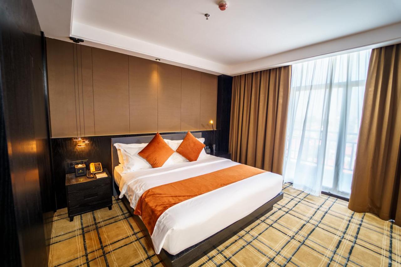Ocean Hotel Phnom Penh Zewnętrze zdjęcie