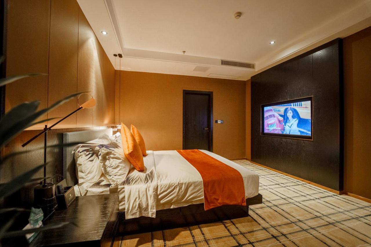 Ocean Hotel Phnom Penh Zewnętrze zdjęcie