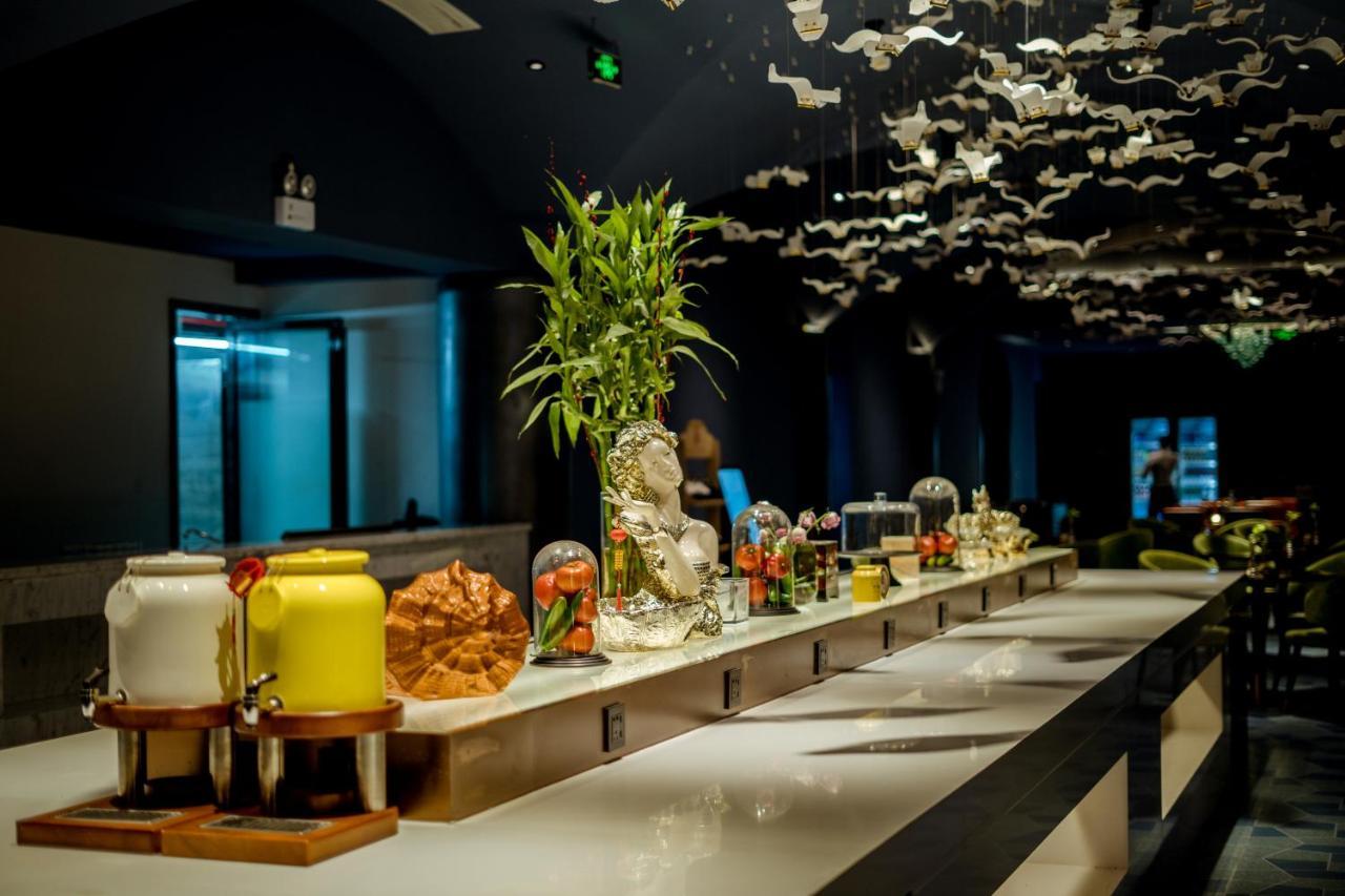 Ocean Hotel Phnom Penh Zewnętrze zdjęcie